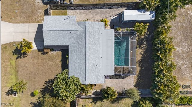 916 SE 31st LN, Cape Coral, FL 33904