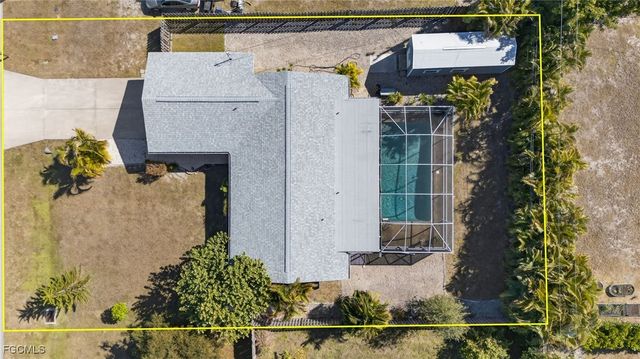 916 SE 31st LN, Cape Coral, FL 33904