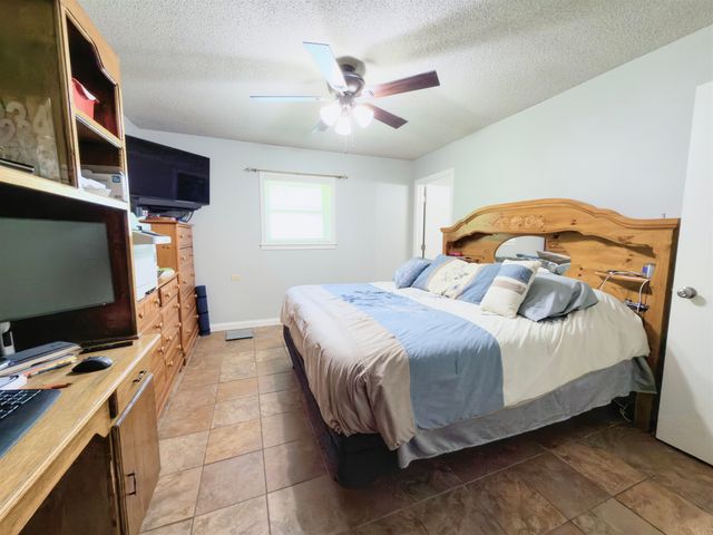127 Oakview Dr, Houma, LA 70364