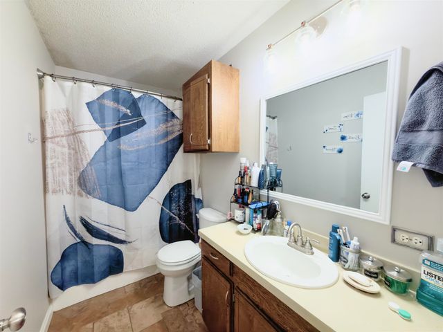 127 Oakview Dr, Houma, LA 70364
