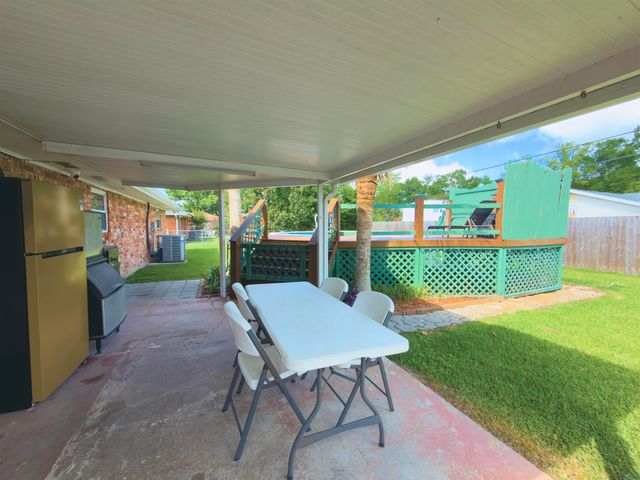 127 Oakview Dr, Houma, LA 70364