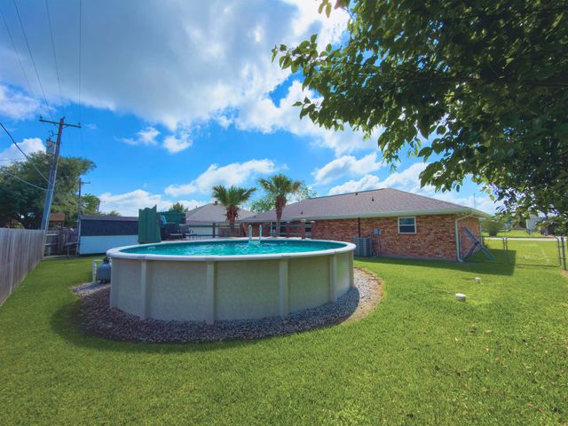 127 Oakview Dr, Houma, LA 70364
