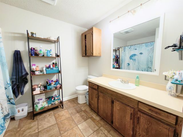 127 Oakview Dr, Houma, LA 70364