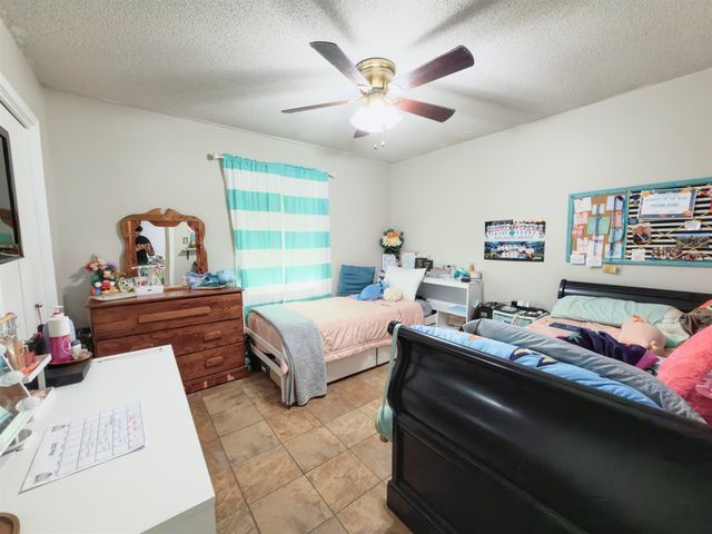 127 Oakview Dr, Houma, LA 70364