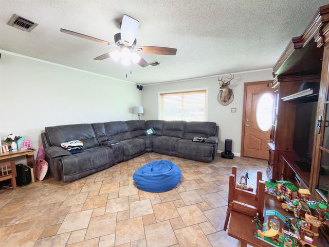 127 Oakview Dr, Houma, LA 70364