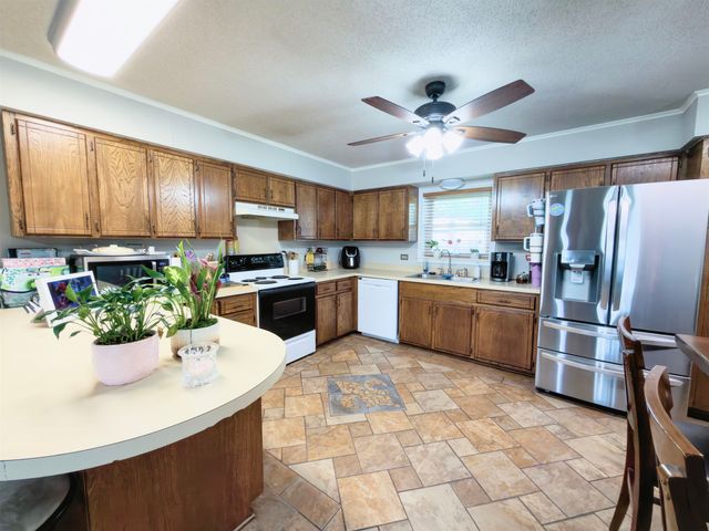127 Oakview Dr, Houma, LA 70364