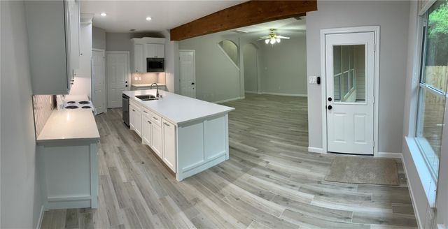 163 Ledgestone Place, The Woodlands, TX 77382