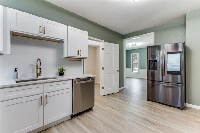 621 S Fern, Wichita, KS 67213