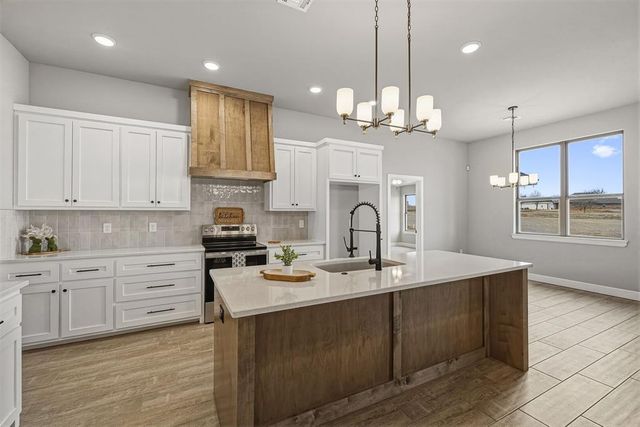 1922 Valley Ranch Road, Blanchard, OK 73010