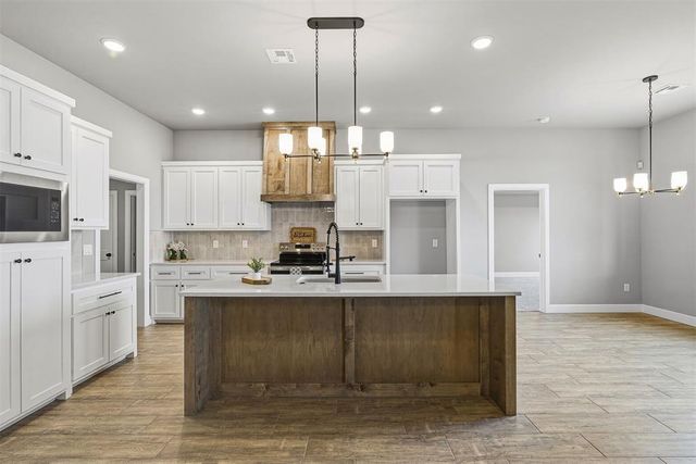 1922 Valley Ranch Road, Blanchard, OK 73010