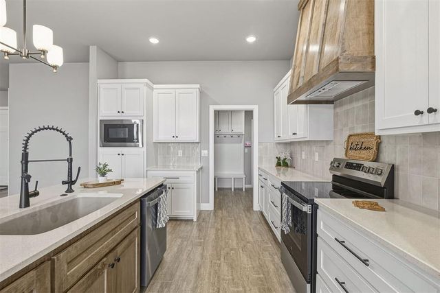 1922 Valley Ranch Road, Blanchard, OK 73010