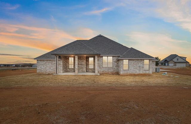 1922 Valley Ranch Road, Blanchard, OK 73010