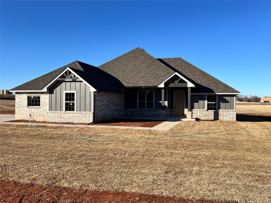 1922 Valley Ranch Road, Blanchard, OK 73010