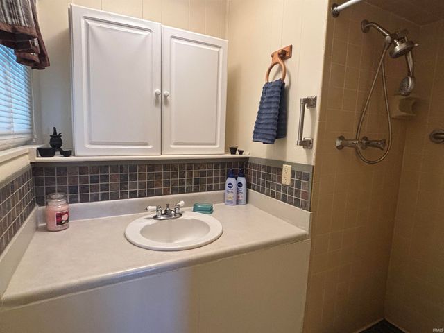 3410 CHARLOTTE Avenue, Fort Wayne, IN 46805