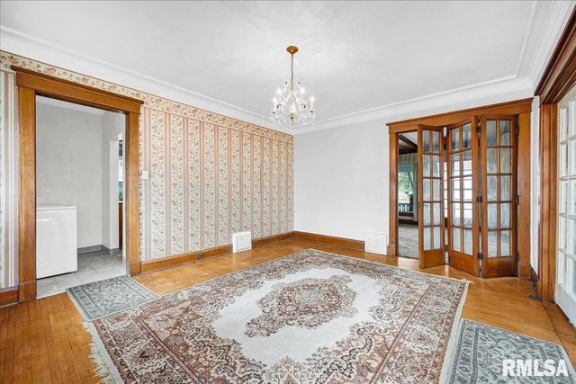 914 WASHINGTON Street, Pekin, IL 61554