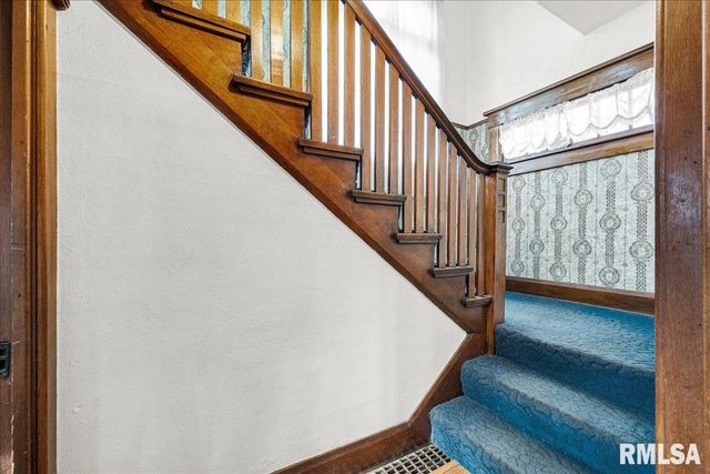 914 WASHINGTON Street, Pekin, IL 61554