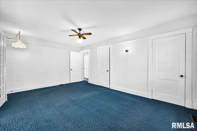 914 WASHINGTON Street, Pekin, IL 61554