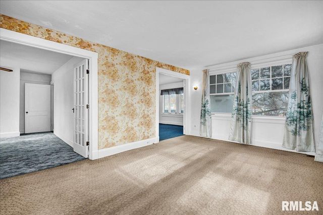 914 WASHINGTON Street, Pekin, IL 61554