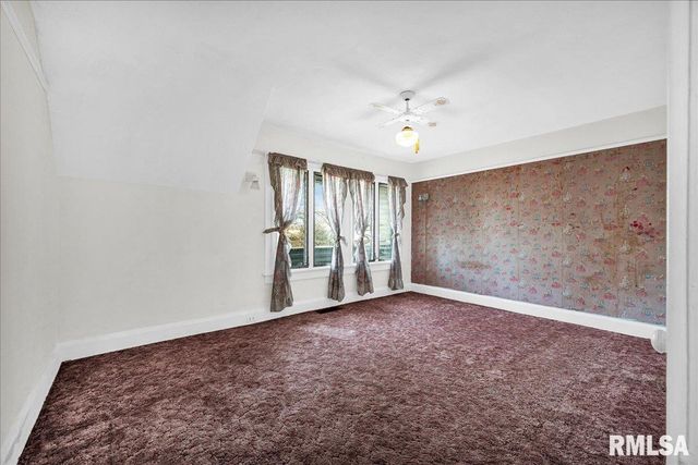 914 WASHINGTON Street, Pekin, IL 61554