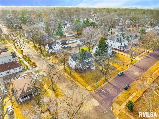 914 WASHINGTON Street, Pekin, IL 61554