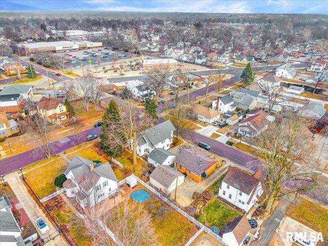 914 WASHINGTON Street, Pekin, IL 61554