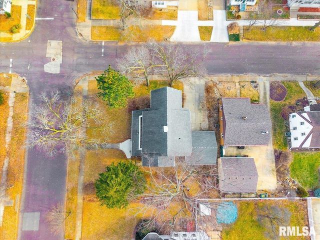 914 WASHINGTON Street, Pekin, IL 61554