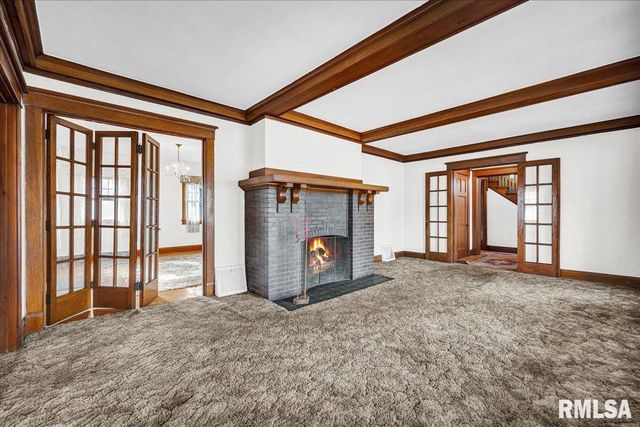 914 WASHINGTON Street, Pekin, IL 61554