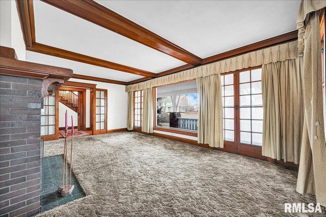 914 WASHINGTON Street, Pekin, IL 61554