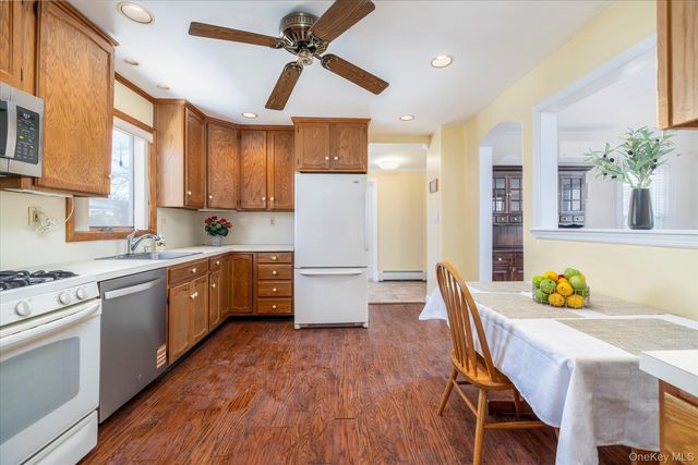 43 Garfield Place, East Rockaway, NY 11518