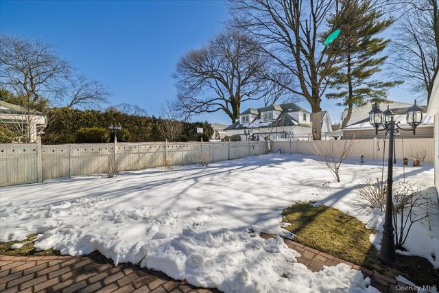 43 Garfield Place, East Rockaway, NY 11518