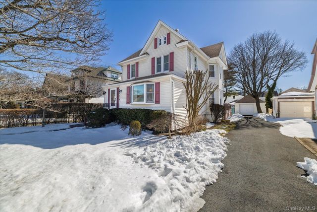 43 Garfield Place, East Rockaway, NY 11518