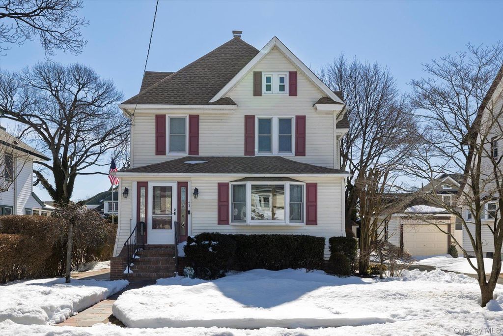 43 Garfield Place, East Rockaway, NY 11518