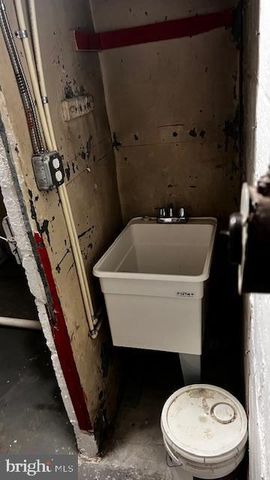 2722 WASHINGTON BLVD N, Arlington, VA 22201