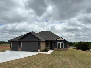 2005 Shady Oaks Circle, Blanchard, OK 73010