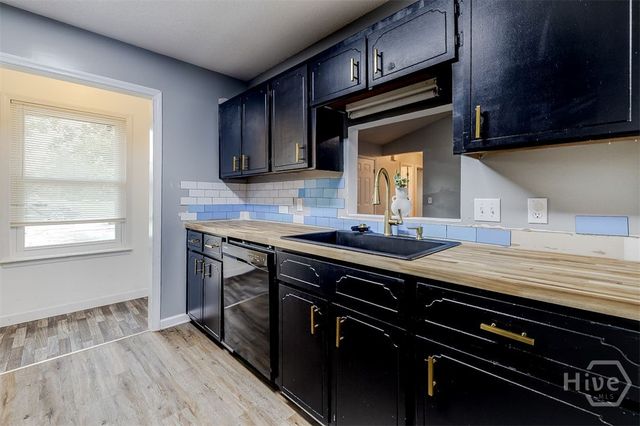 629 Honey Ridge Lane, Hinesville, GA 31313