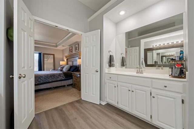 5924 NE Parks View Place, Lee's Summit, MO 64064