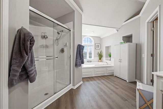 5924 NE Parks View Place, Lee's Summit, MO 64064