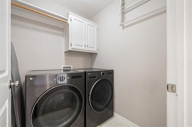 5924 NE Parks View Place, Lee's Summit, MO 64064