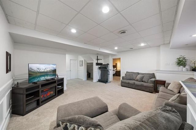 5924 NE Parks View Place, Lee's Summit, MO 64064