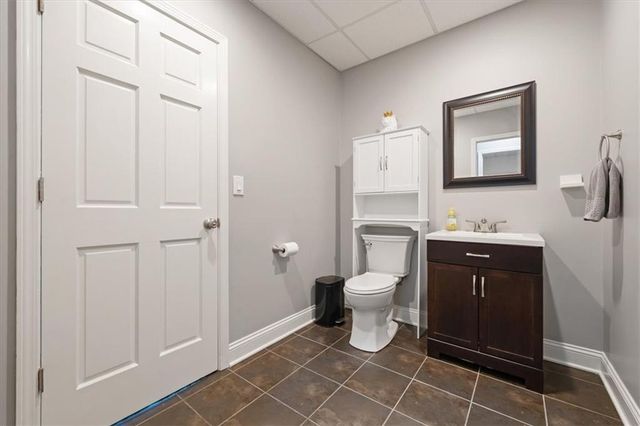 5924 NE Parks View Place, Lee's Summit, MO 64064