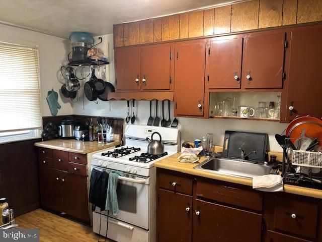 104 RHODES AVE, Collingdale, PA 19023