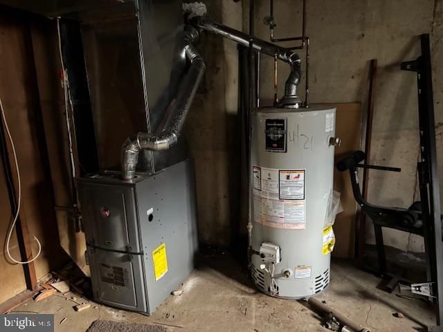 104 RHODES AVE, Collingdale, PA 19023