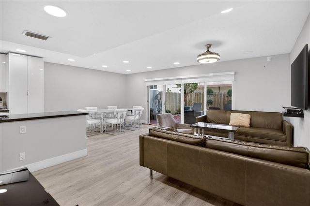 3331 Farragut Street 8d, Hollywood, FL 33021