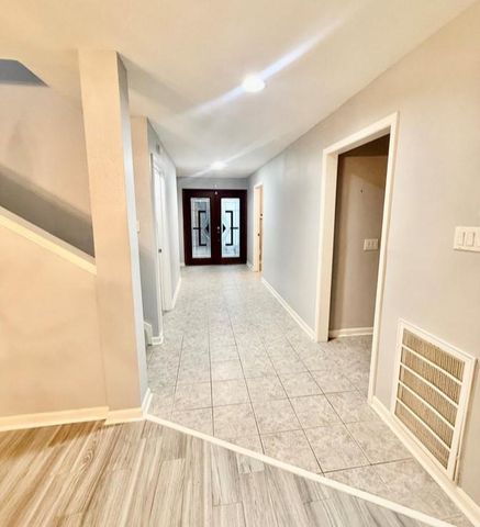 7655 S Braeswood Boulevard 45, Houston, TX 77071