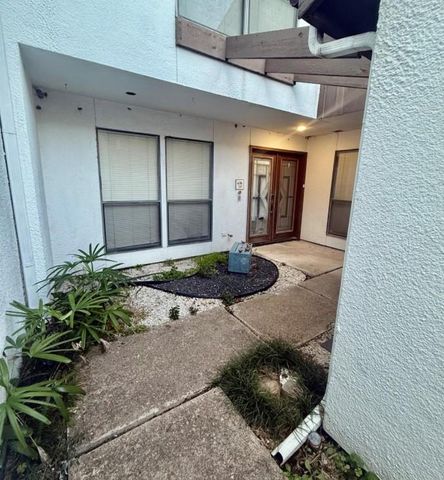 7655 S Braeswood Boulevard 45, Houston, TX 77071