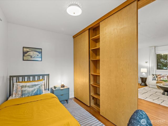 8117 17th Avenue SW, Seattle, WA 98106