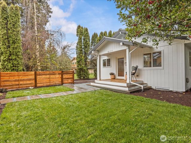 8117 17th Avenue SW, Seattle, WA 98106