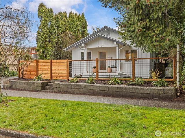 8117 17th Avenue SW, Seattle, WA 98106