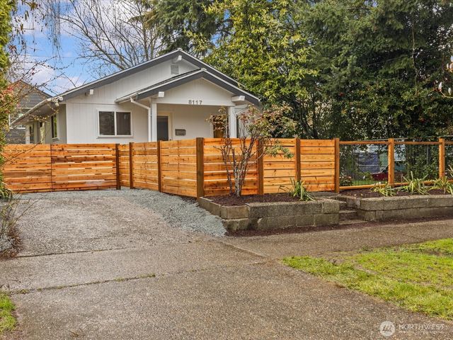 8117 17th Avenue SW, Seattle, WA 98106