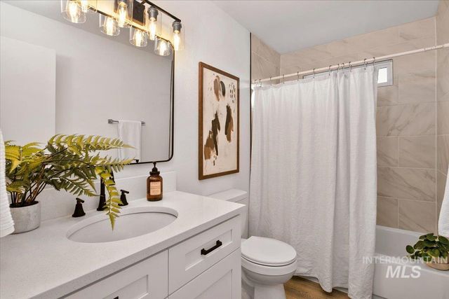 520 Harmon Way, Middleton, ID 83644